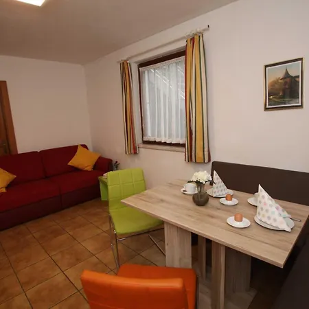 Wessely Am Golfplatz Lans Apartament *